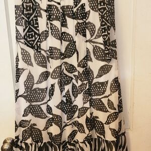 White House Black Market Monochrome Patterned Skirt